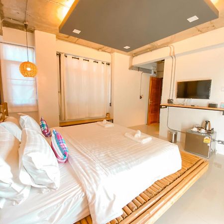 Luck Esan Loft Hotel Ubon Ratchathani Buitenkant foto
