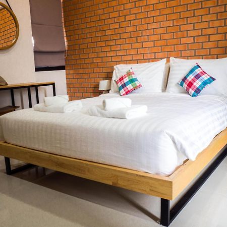 Luck Esan Loft Hotel Ubon Ratchathani Buitenkant foto