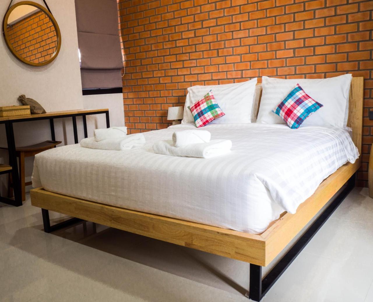 Luck Esan Loft Hotel Ubon Ratchathani Buitenkant foto