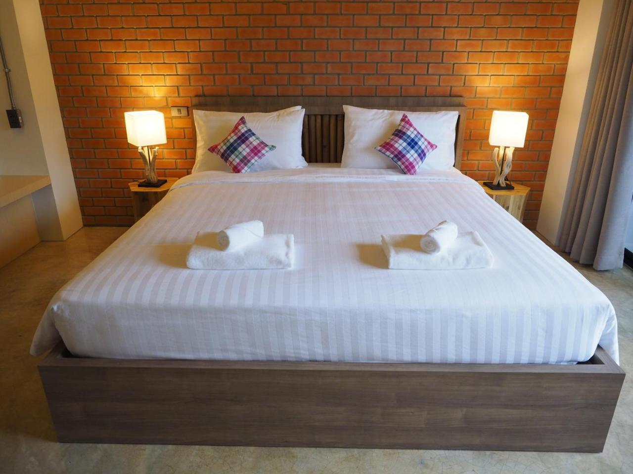 Luck Esan Loft Hotel Ubon Ratchathani Buitenkant foto