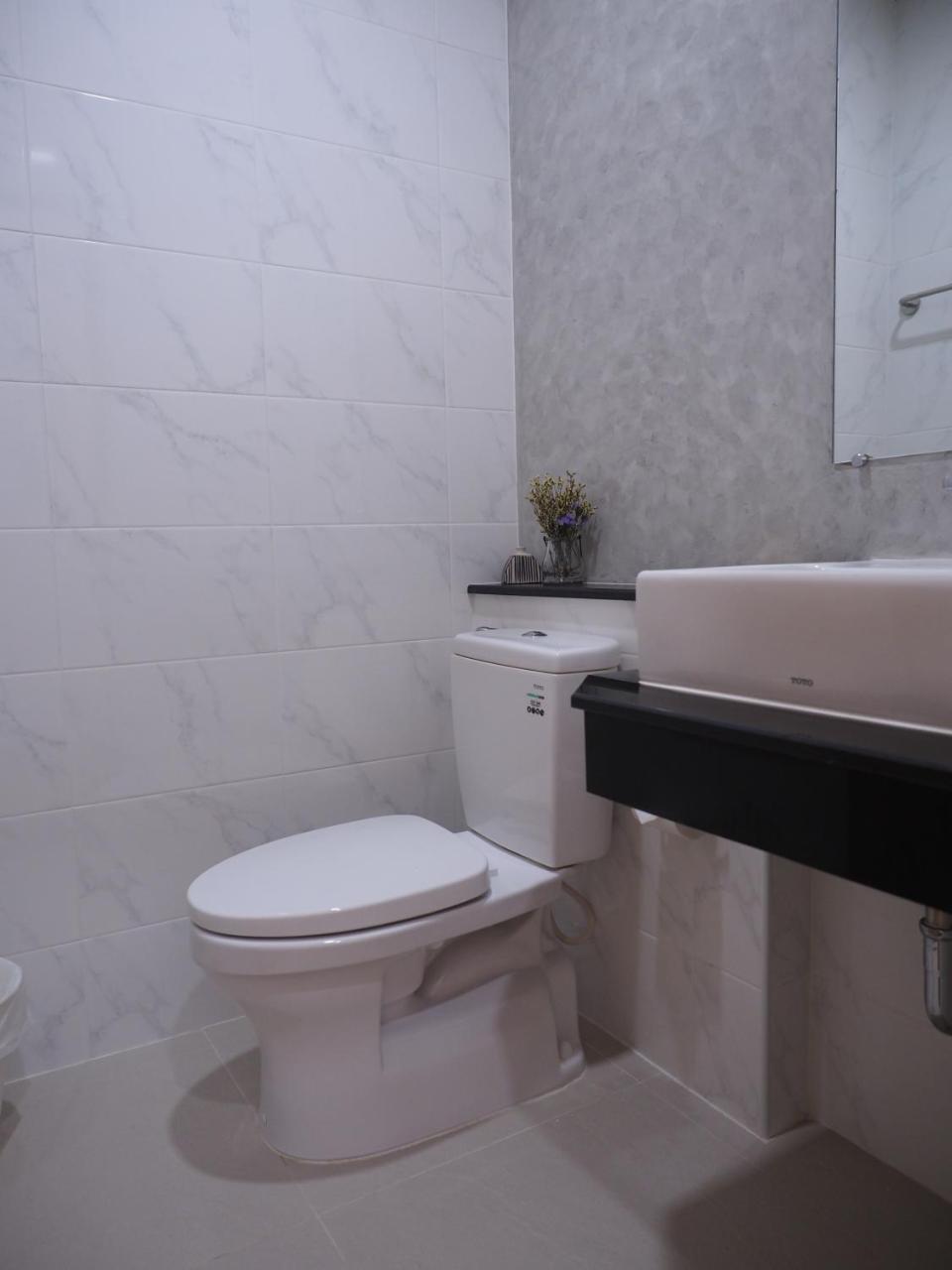 Luck Esan Loft Hotel Ubon Ratchathani Buitenkant foto