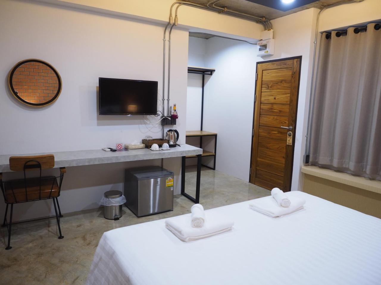 Luck Esan Loft Hotel Ubon Ratchathani Buitenkant foto